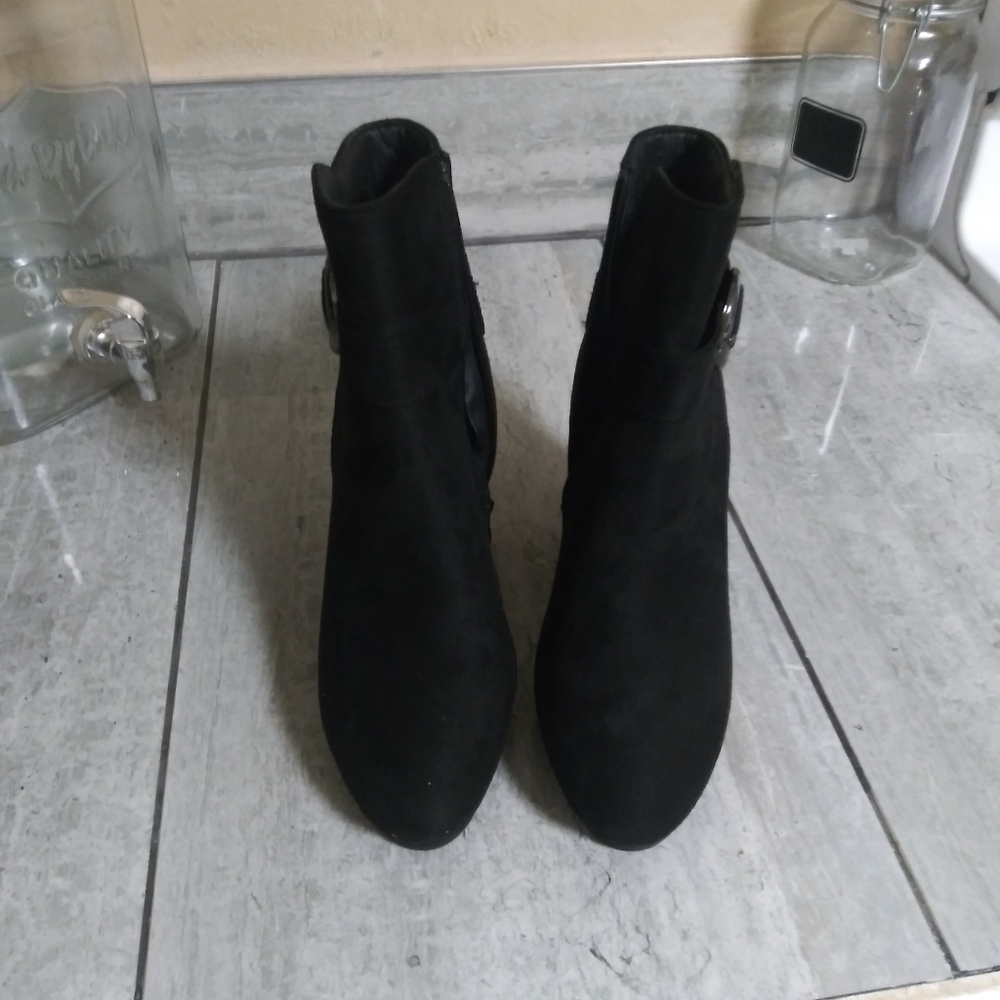 Females boots